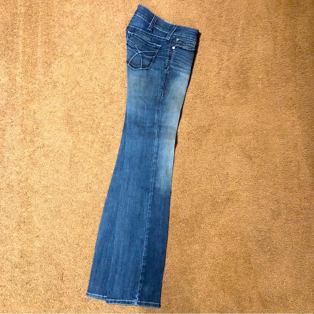 Ariat size 25